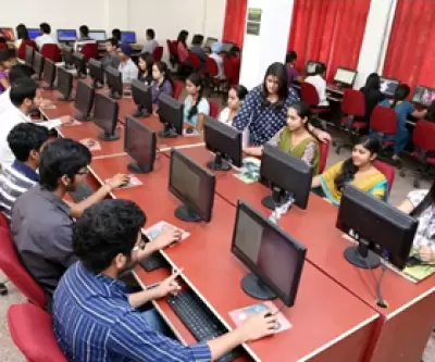 Indo Global Group of Colleges Computer Lab